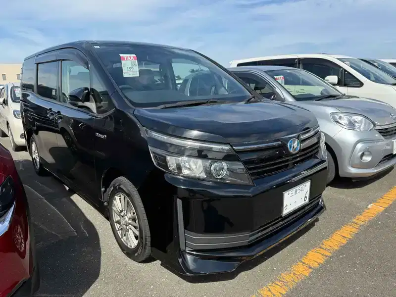 2015 Toyota Voxy Hybrid