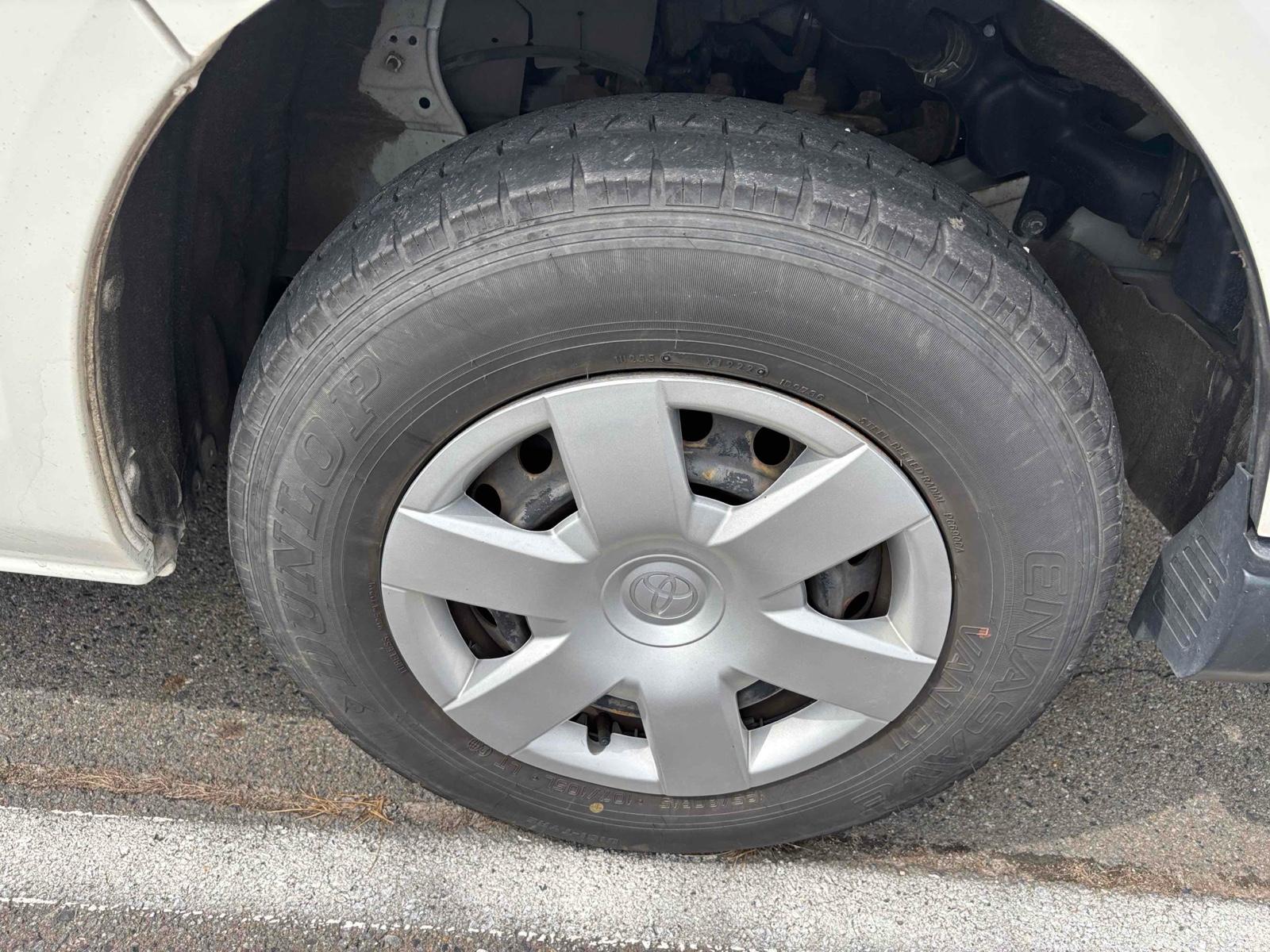 TOYOTA HIACE VAN 5D 4WD LONG DX Image 19