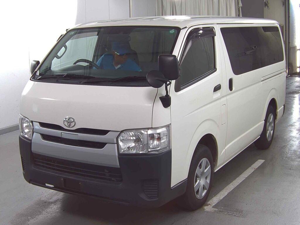 TOYOTA HIACE VAN 5D 4WD LONG DX Image 4
