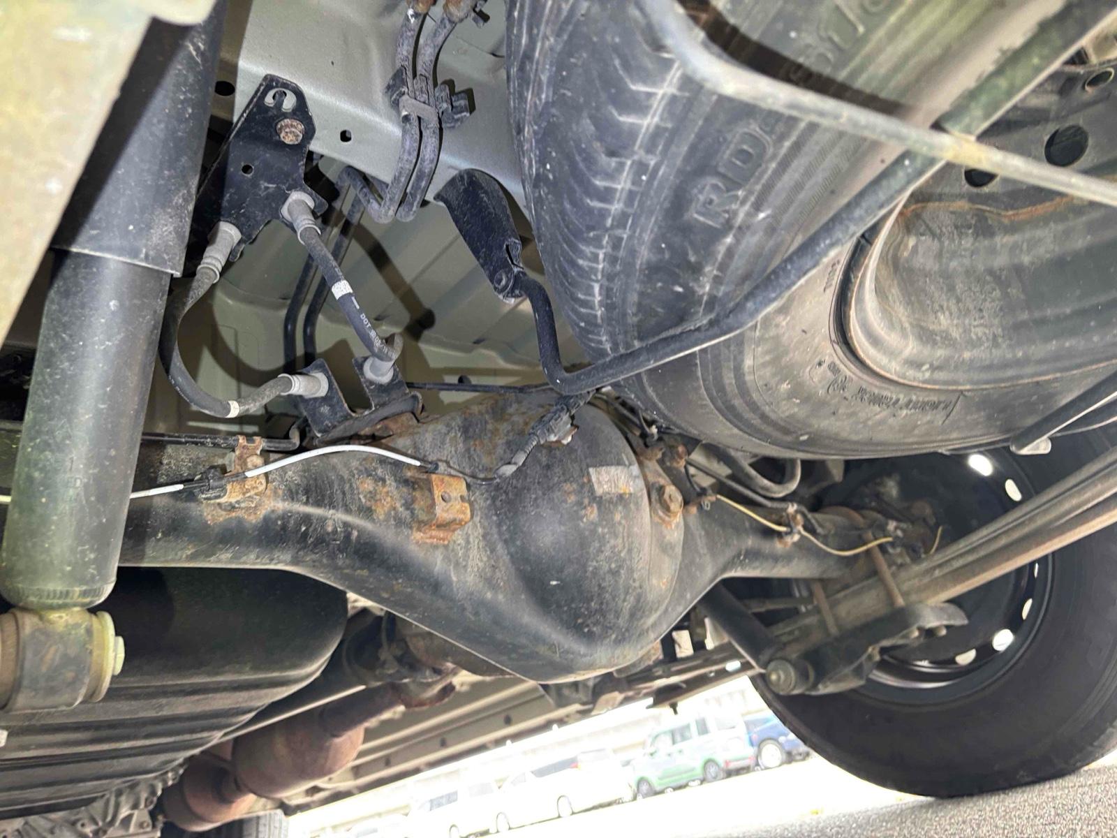 TOYOTA HIACE VAN 5D 4WD LONG DX Image 17