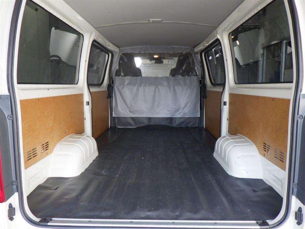 TOYOTA HIACE VAN 5D 4WD LONG DX Image 6