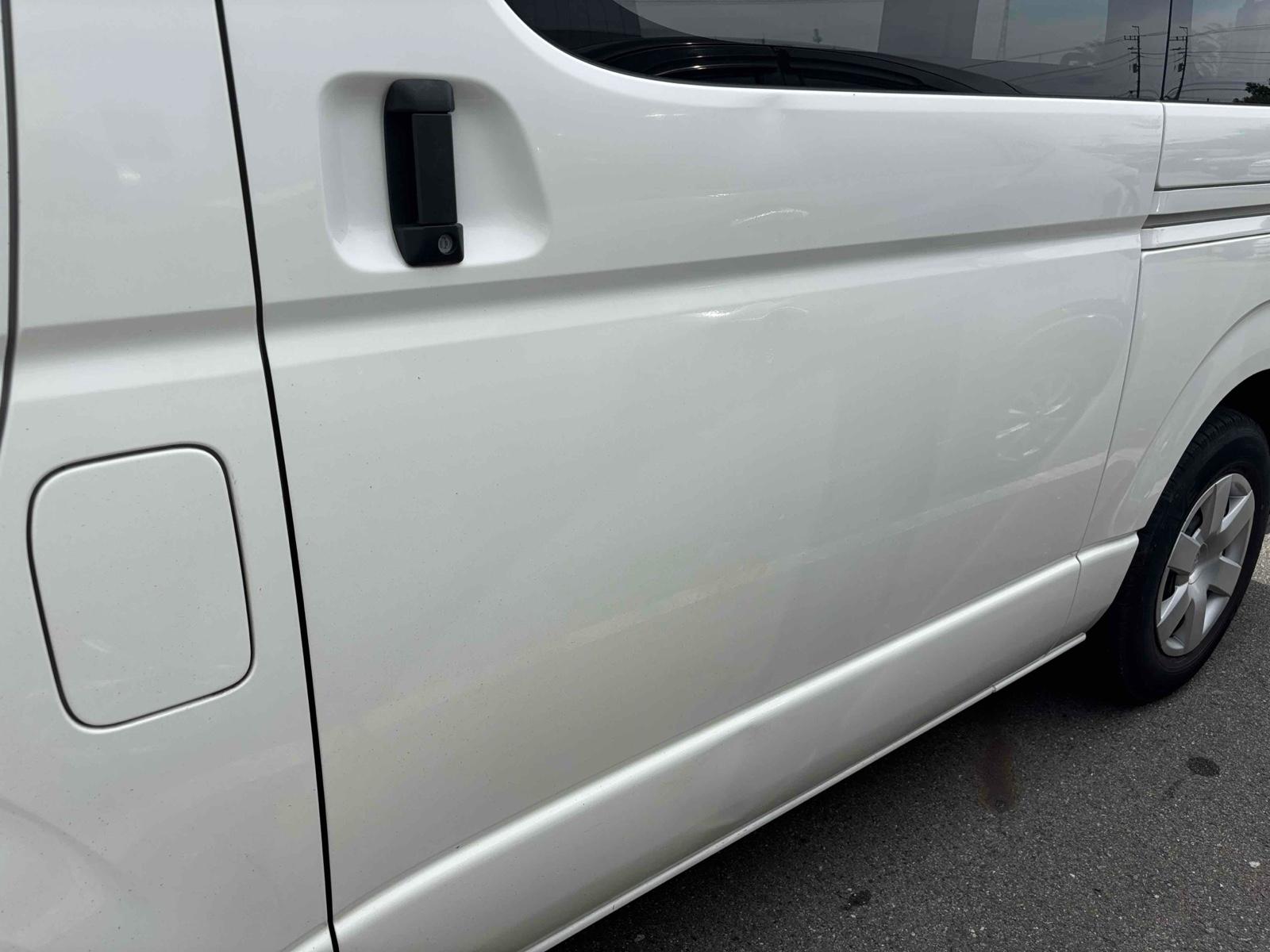 TOYOTA HIACE VAN 5D 4WD LONG DX Image 15