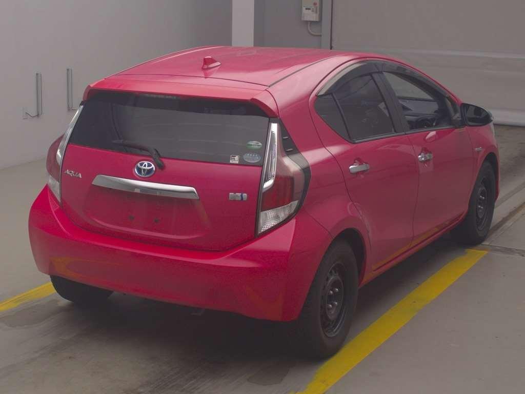 TOYOTA AQUA S Image 2