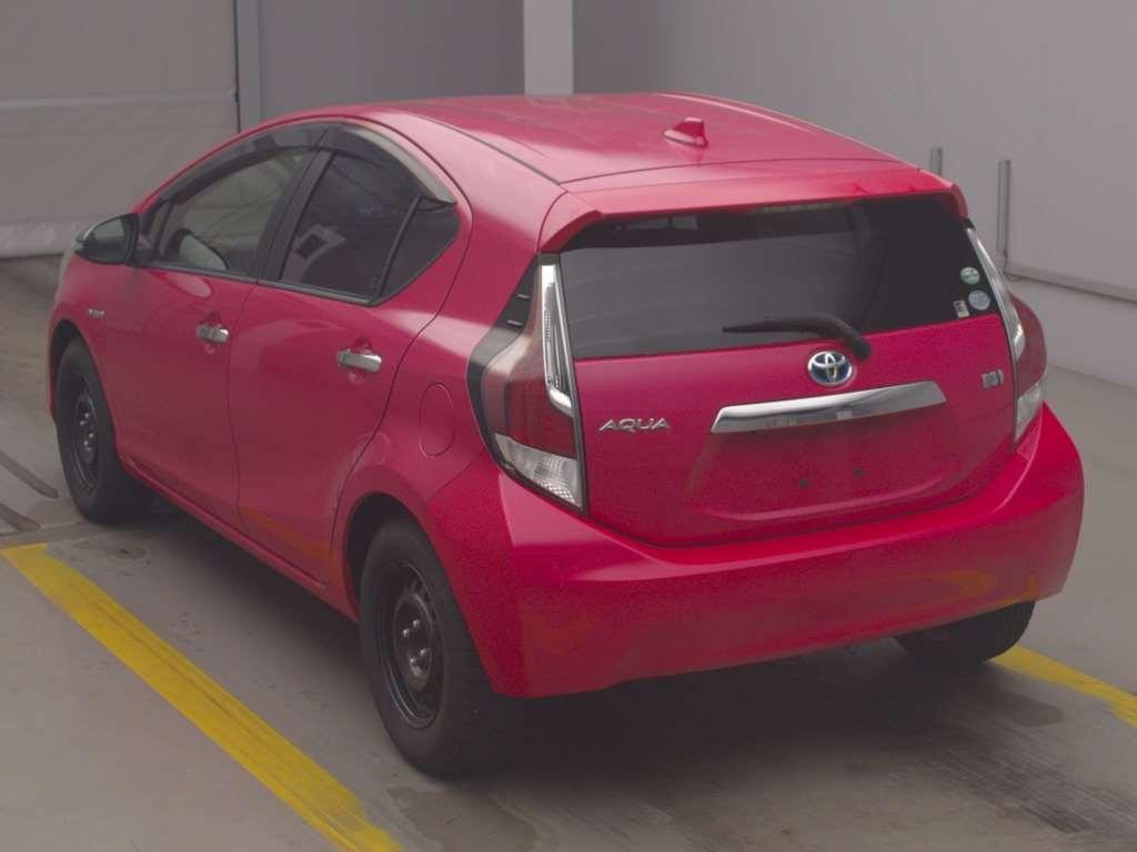TOYOTA AQUA S Image 5