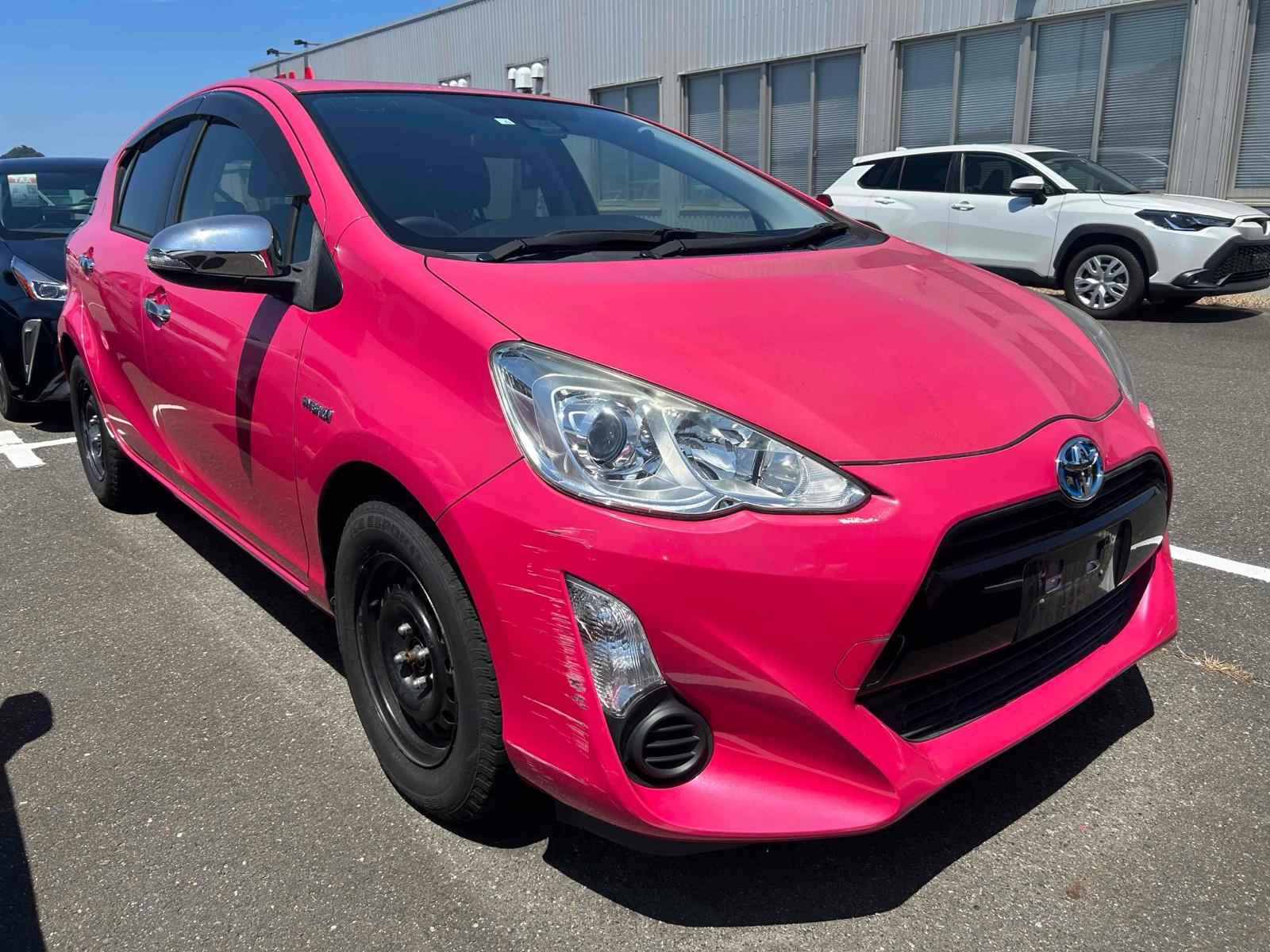TOYOTA AQUA S Image 7