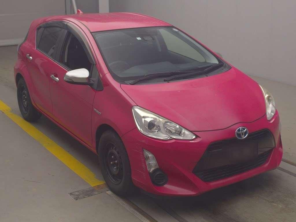 TOYOTA AQUA S Image 4