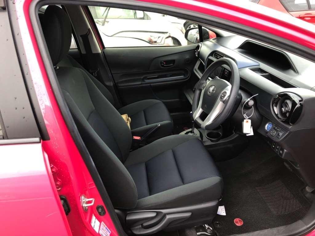 TOYOTA AQUA S Image 3