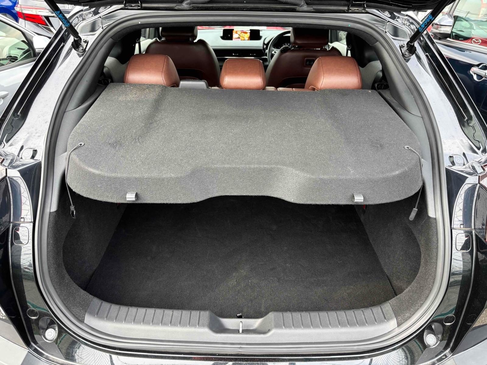 MAZDA MX-30 INDUSTRIAL CLASSIC Image 11