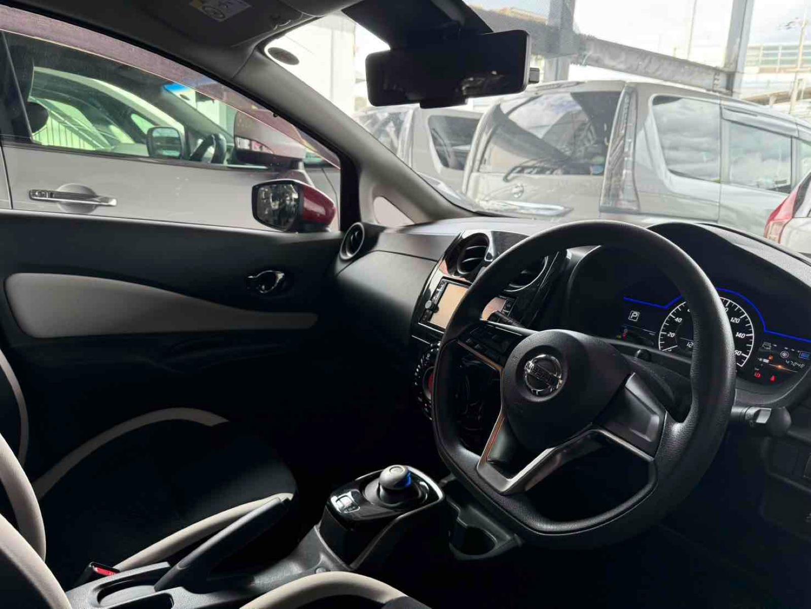 NISSAN NOTE E-POWER X Image 9