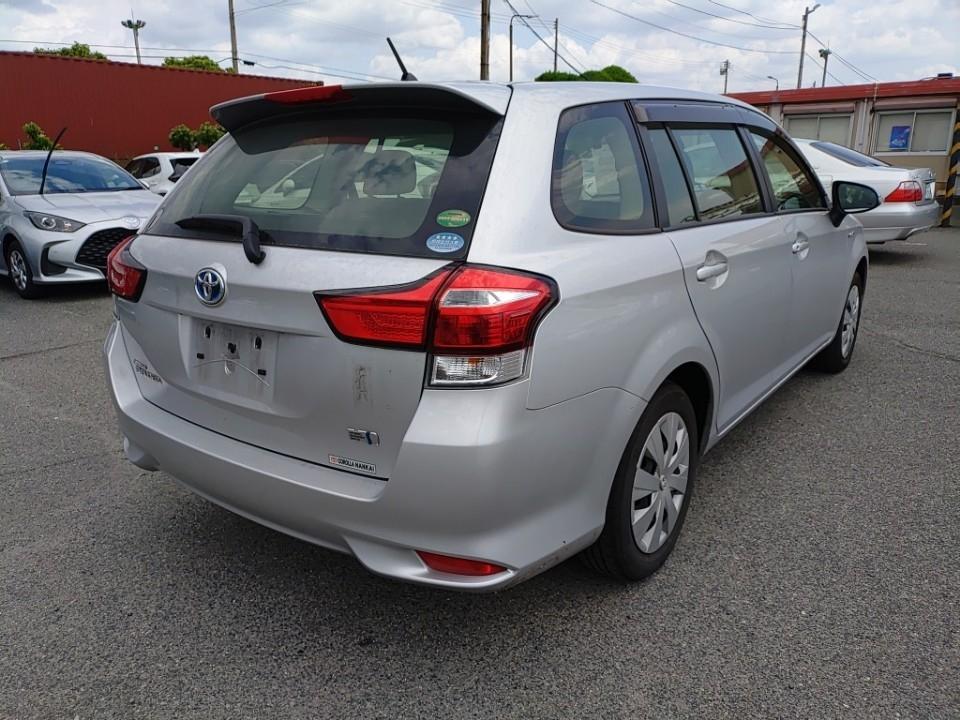 TOYOTA COROLLA FIELDER HYBRID Image 2