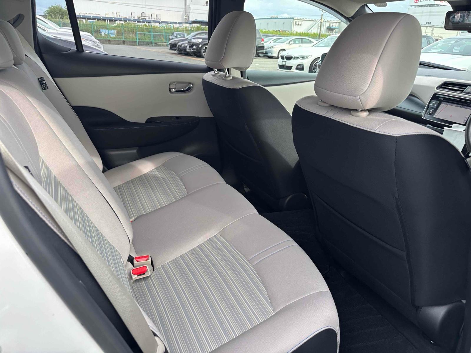 NISSAN LEAF G Image 10