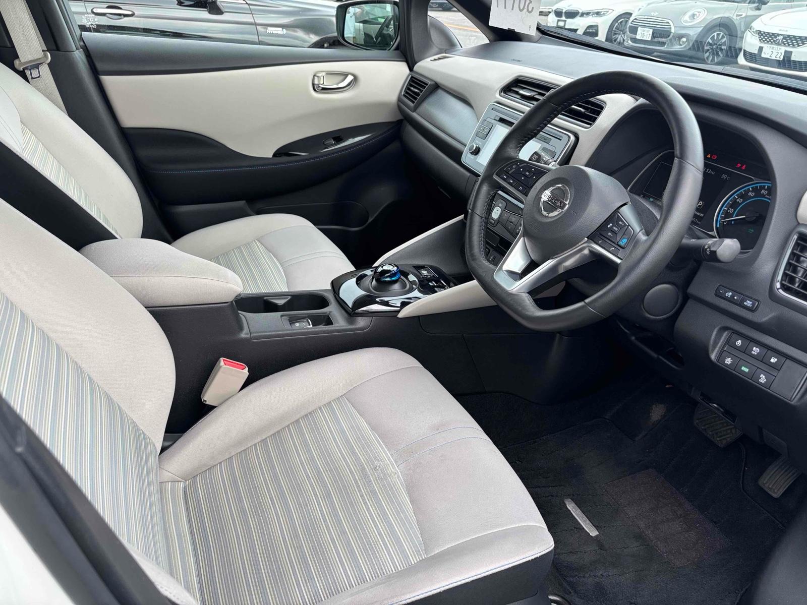 NISSAN LEAF G Image 9