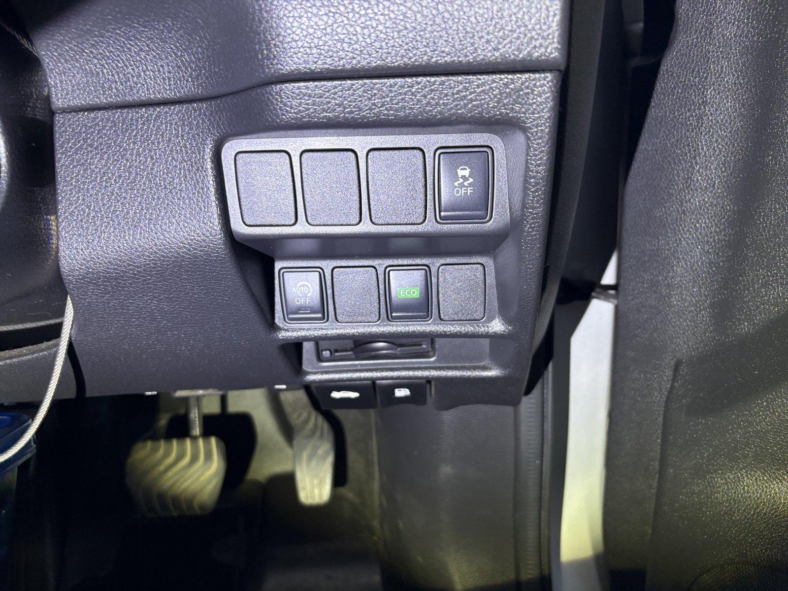 NISSAN X-TRAIL 4WD 20X EMERGENCY BRAKE PACKAGE Image 6