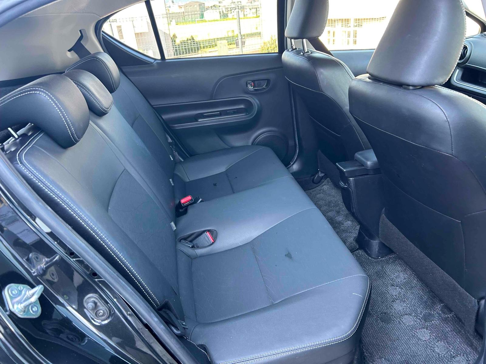 TOYOTA AQUA G BLACK SOFT LEATHER SELECTION Image 8