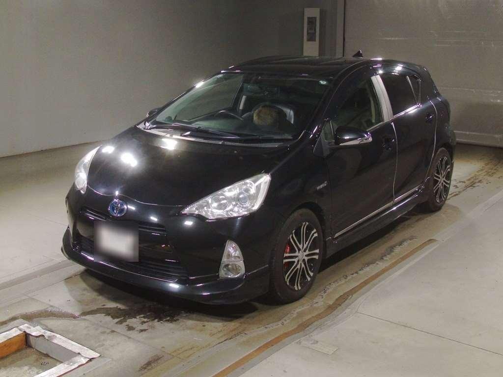 TOYOTA AQUA G BLACK SOFT LEATHER SELECTION Image 3