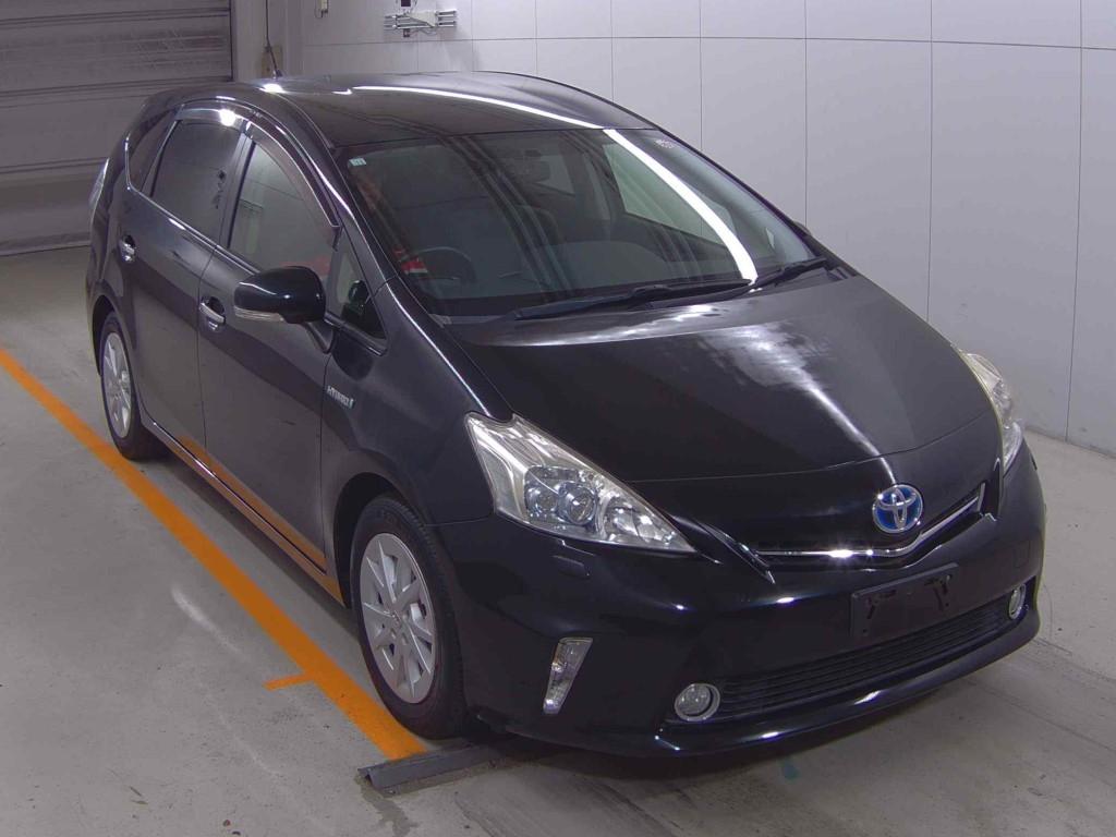 TOYOTA PRIUS ALPHA S Image 3