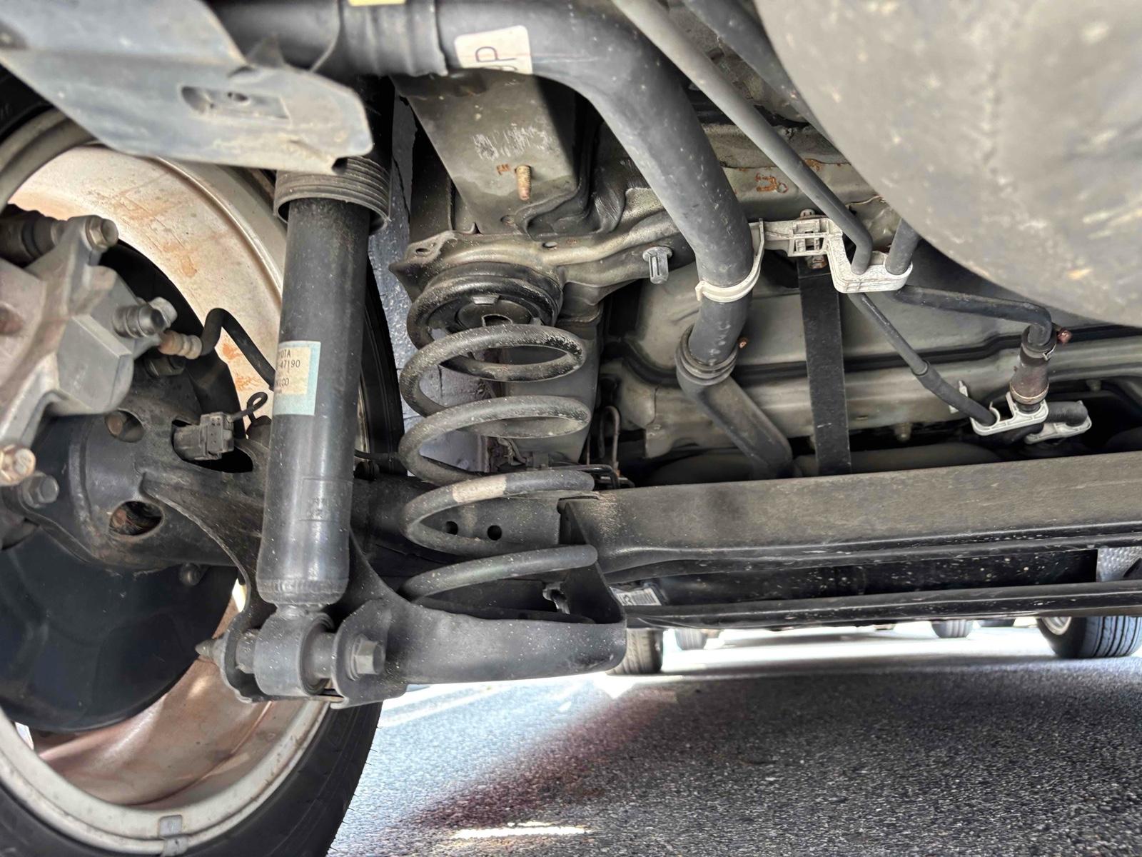 TOYOTA PRIUS ALPHA S Image 29