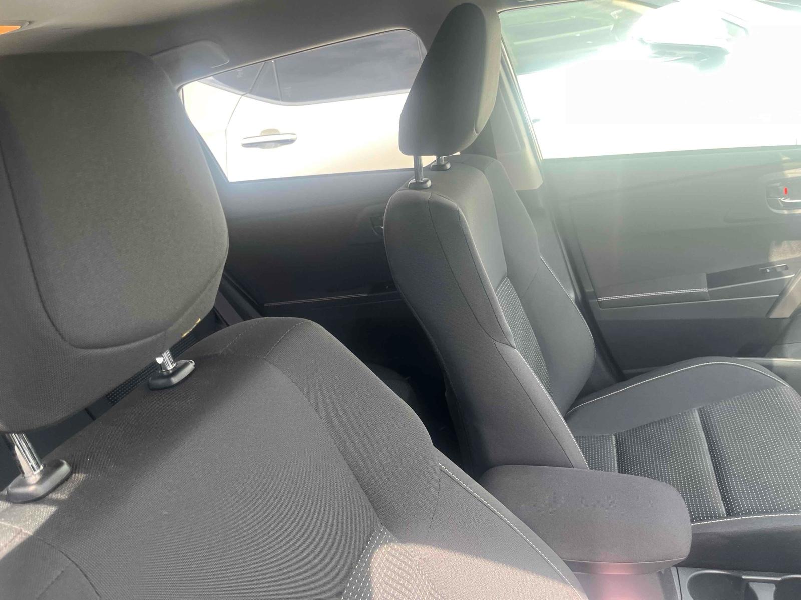 TOYOTA AURIS 150X Image 6