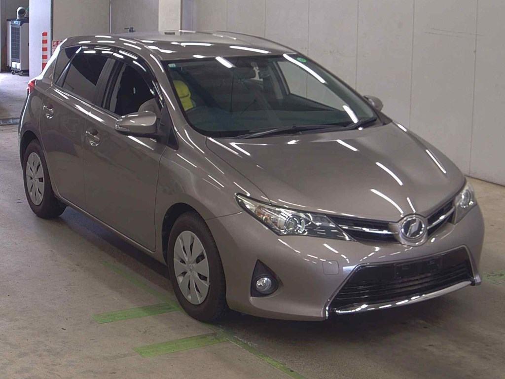 2015 Toyota AURIS 16,000 km