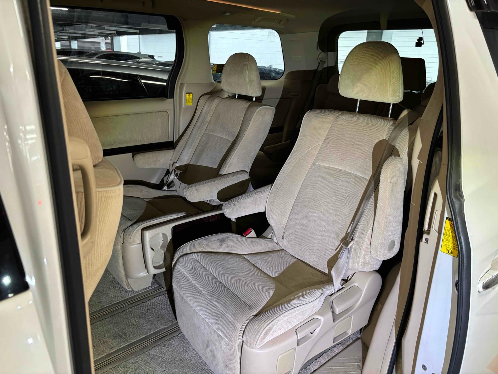 TOYOTA ALPHARD 240G Image 16