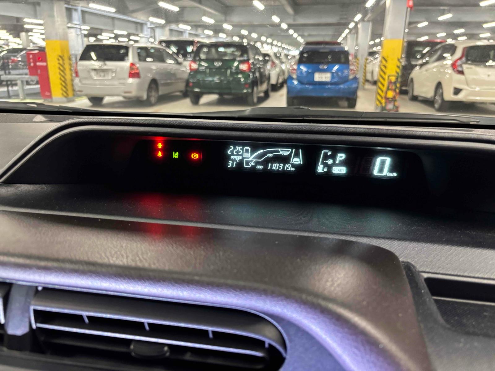 TOYOTA ALPHARD 240G Image 13