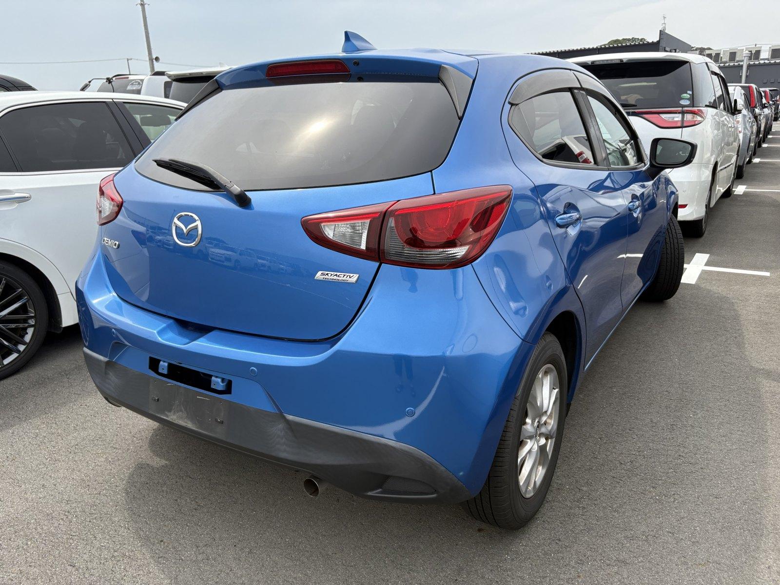 MAZDA DEMIO 15S Image 2