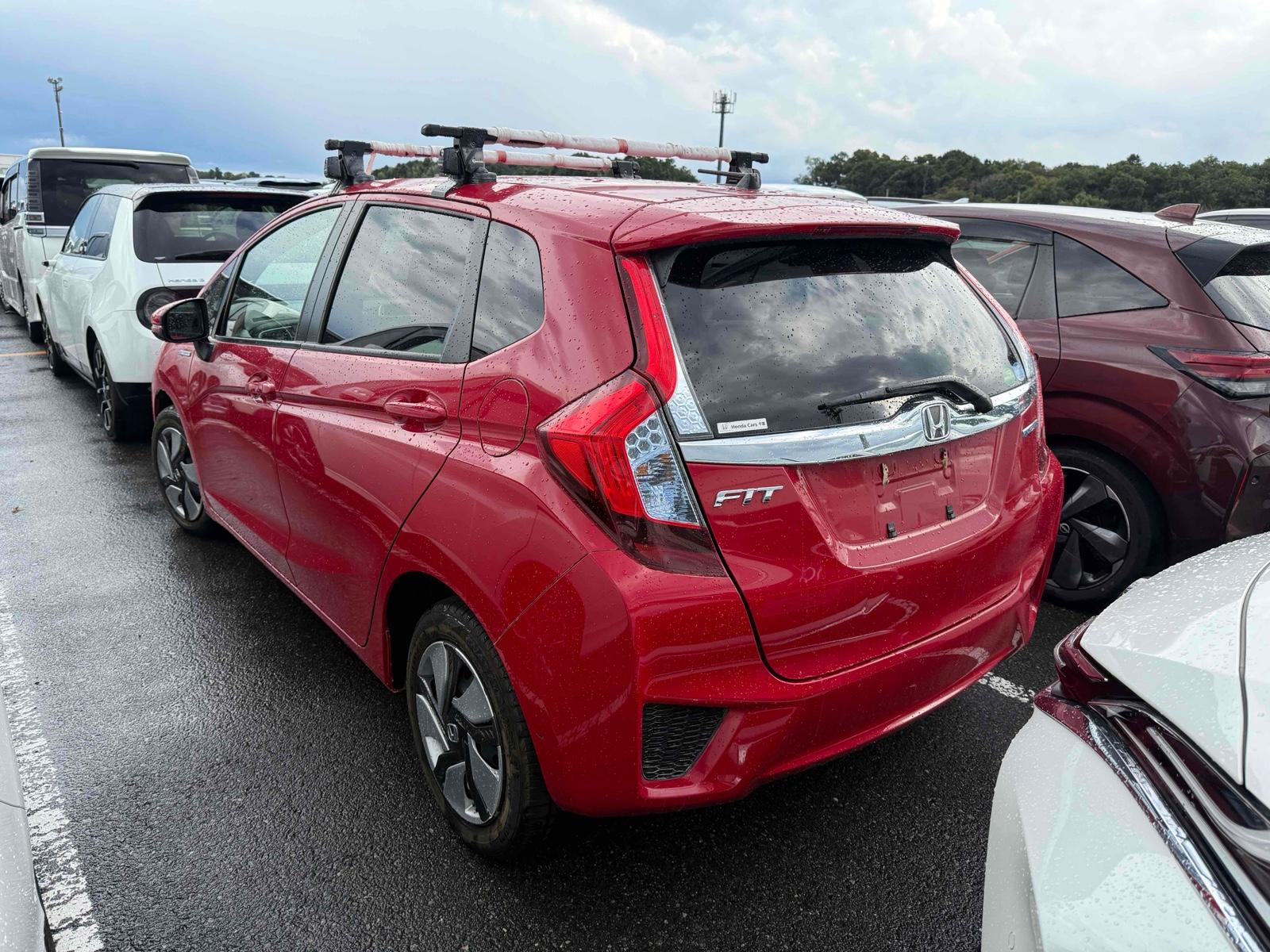 HONDA FIT HYBRID F PACKAGE Image 2
