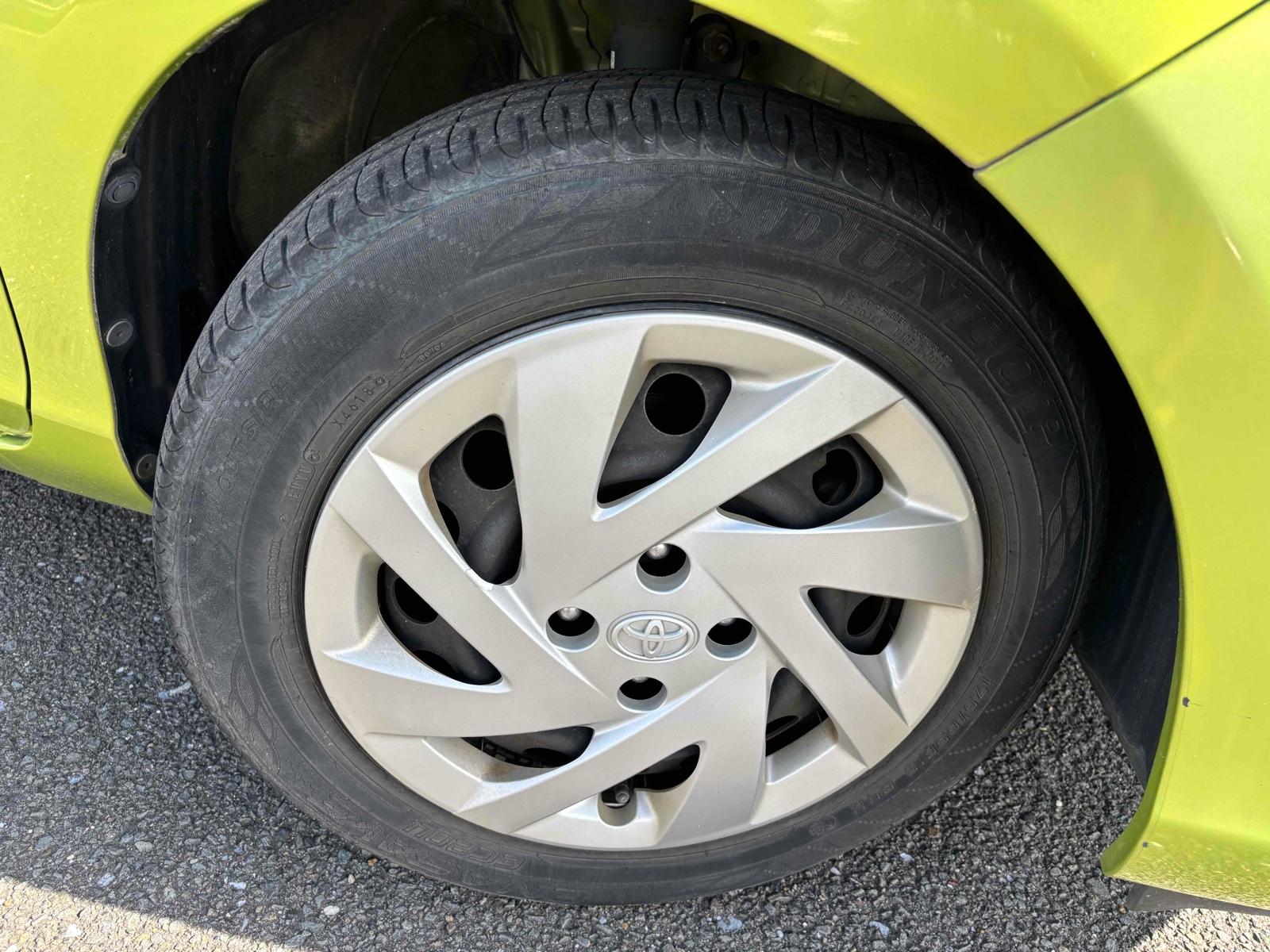TOYOTA AQUA G Image 17