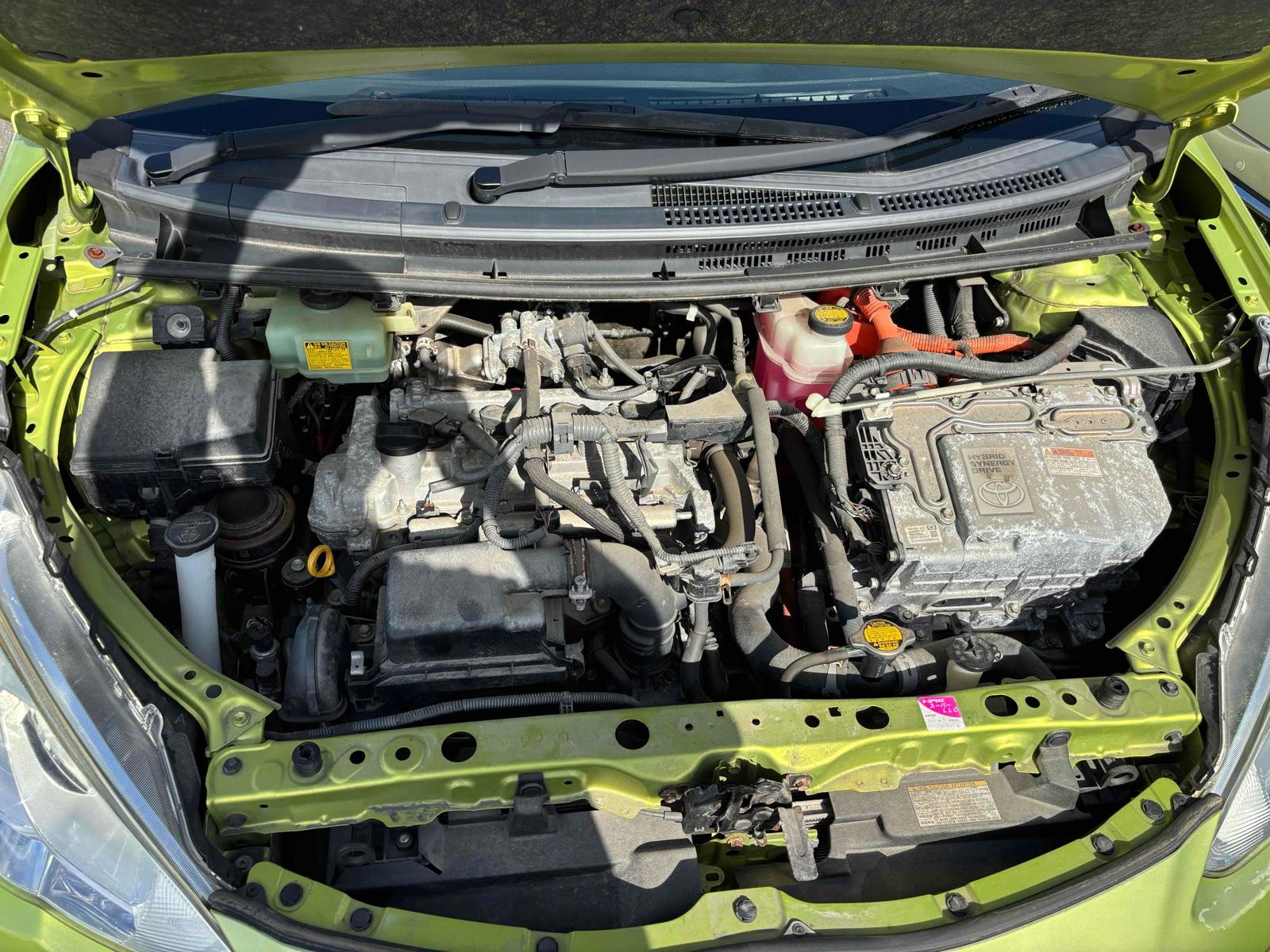 TOYOTA AQUA G Image 25