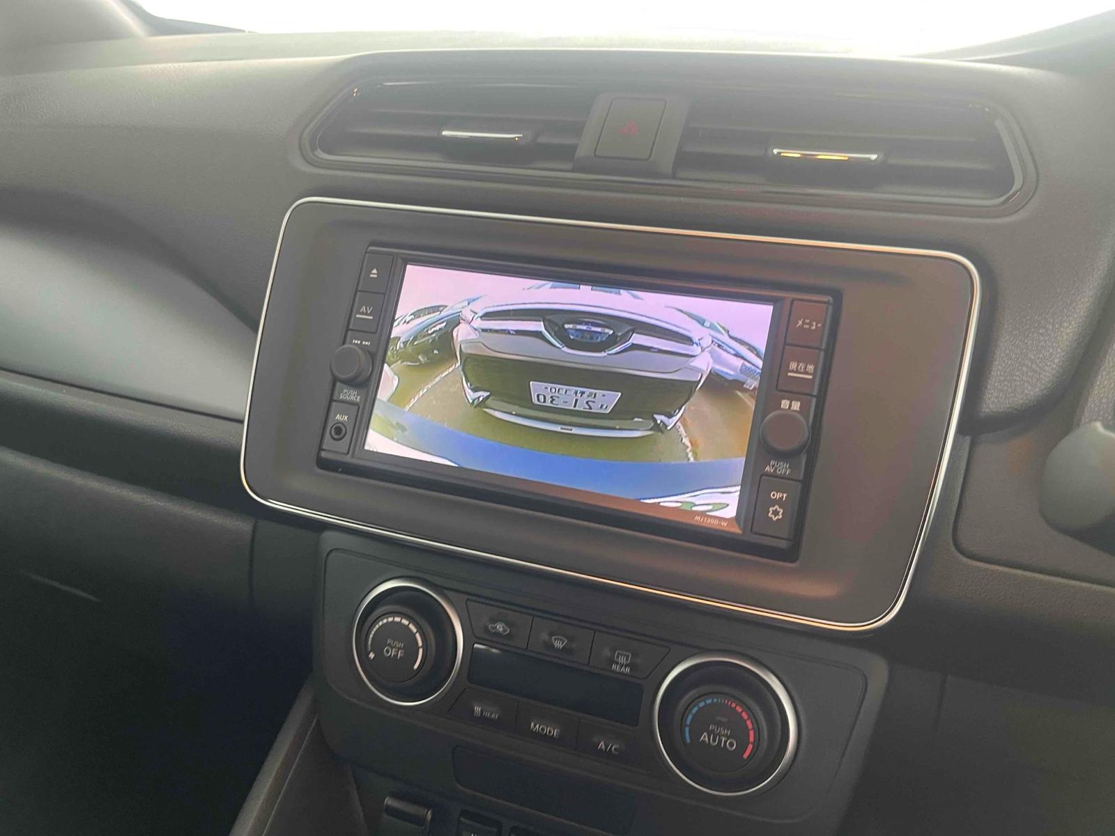 NISSAN LEAF S Image 5