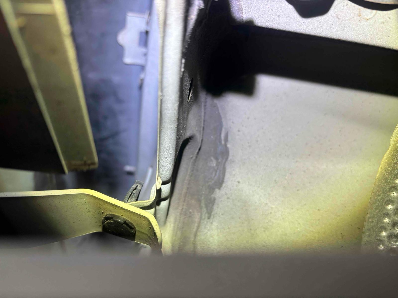 TOYOTA PRIUS S Image 23