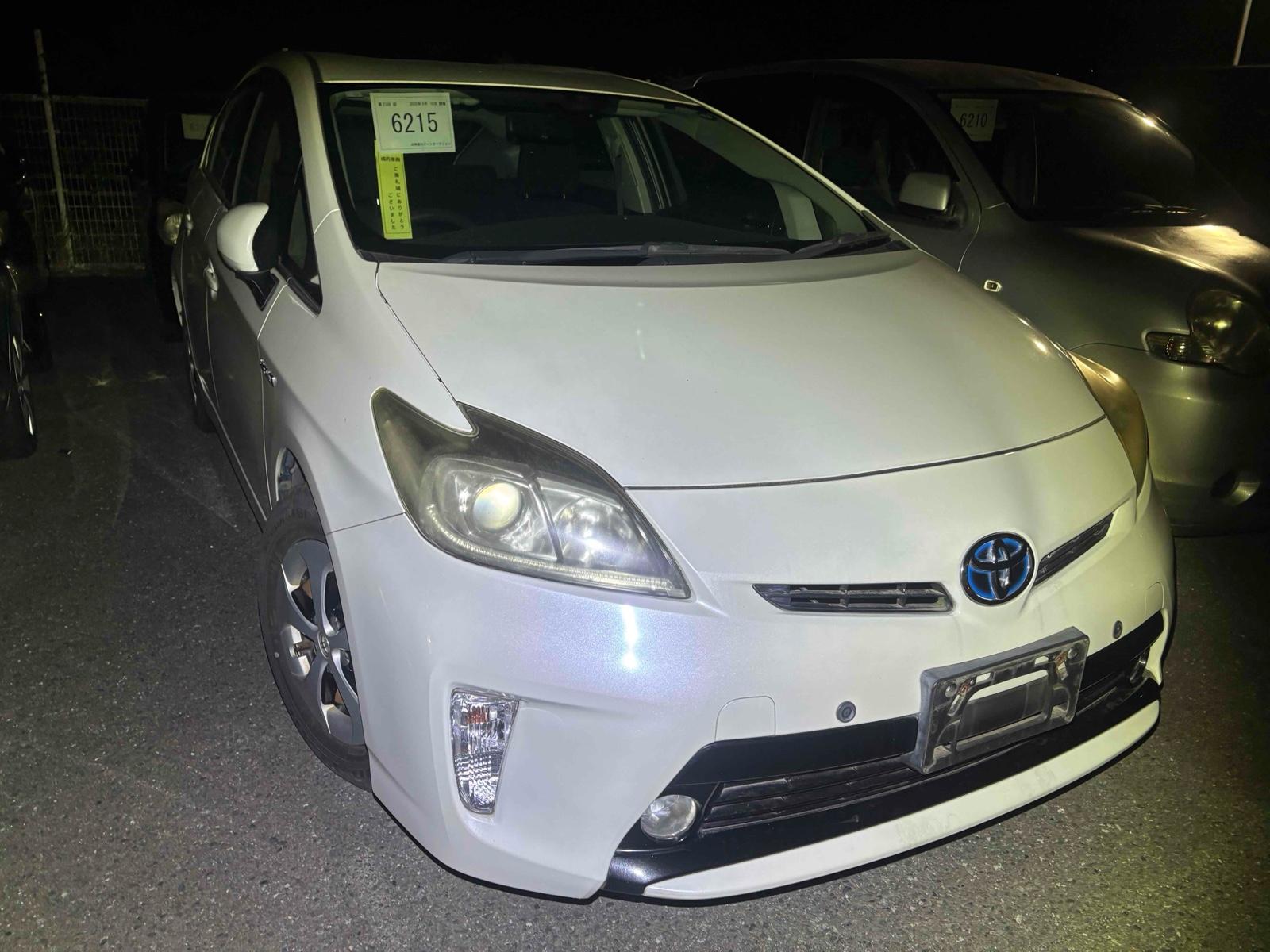 TOYOTA PRIUS S Image 9