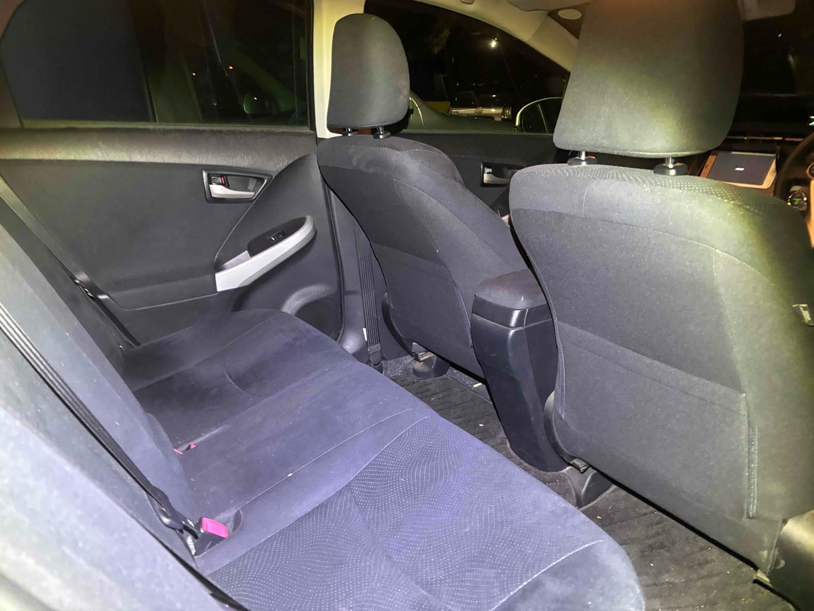 TOYOTA PRIUS S Image 12