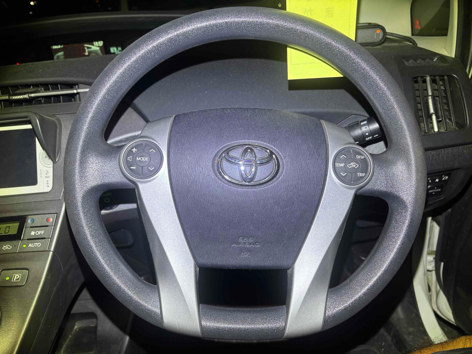 TOYOTA PRIUS S Image 15