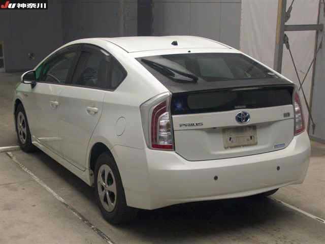 TOYOTA PRIUS S Image 2
