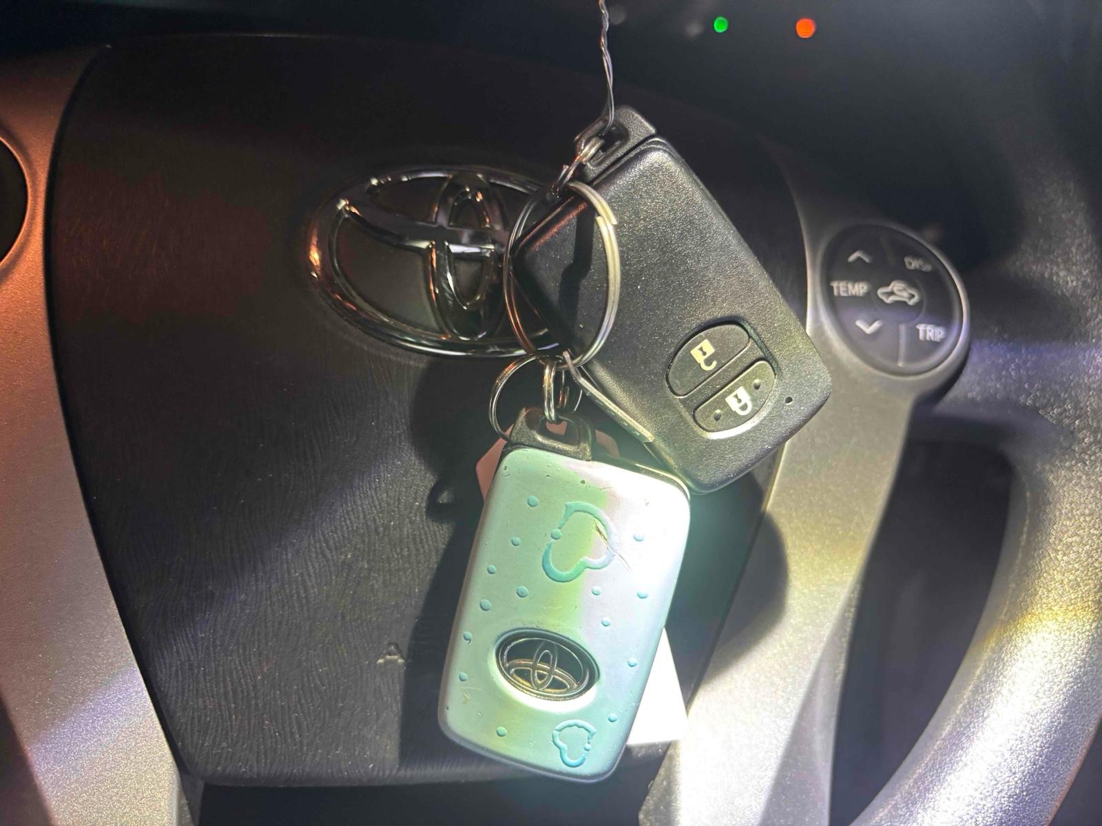 TOYOTA PRIUS S Image 17
