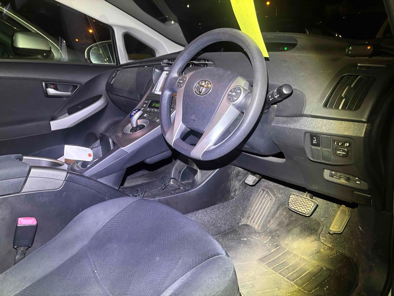 TOYOTA PRIUS S Image 11