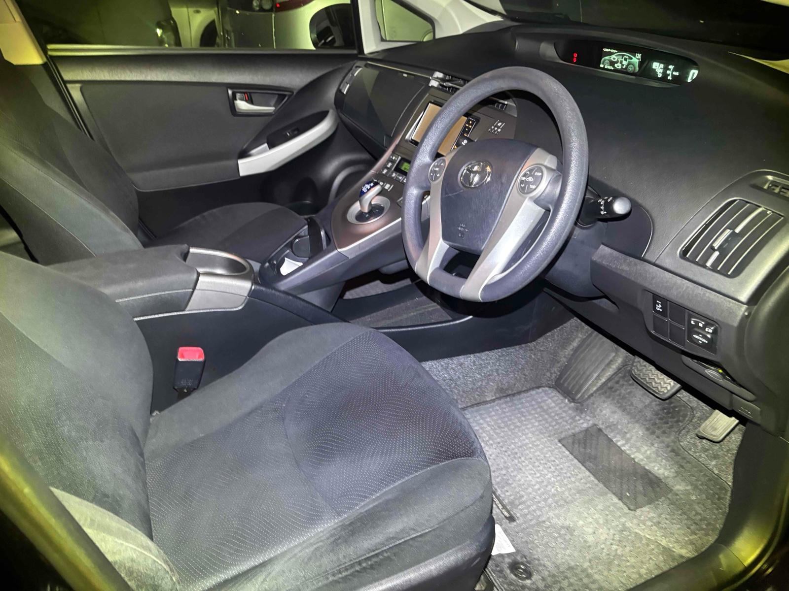 TOYOTA PRIUS S Image 11