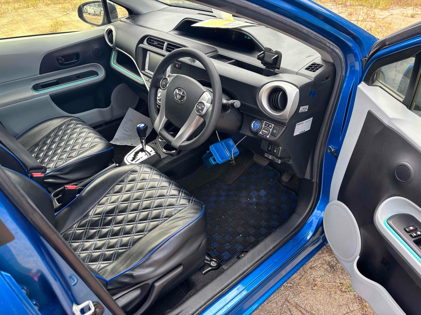 TOYOTA AQUA S SMART ENTRY NAVI READY PACKA Image 9