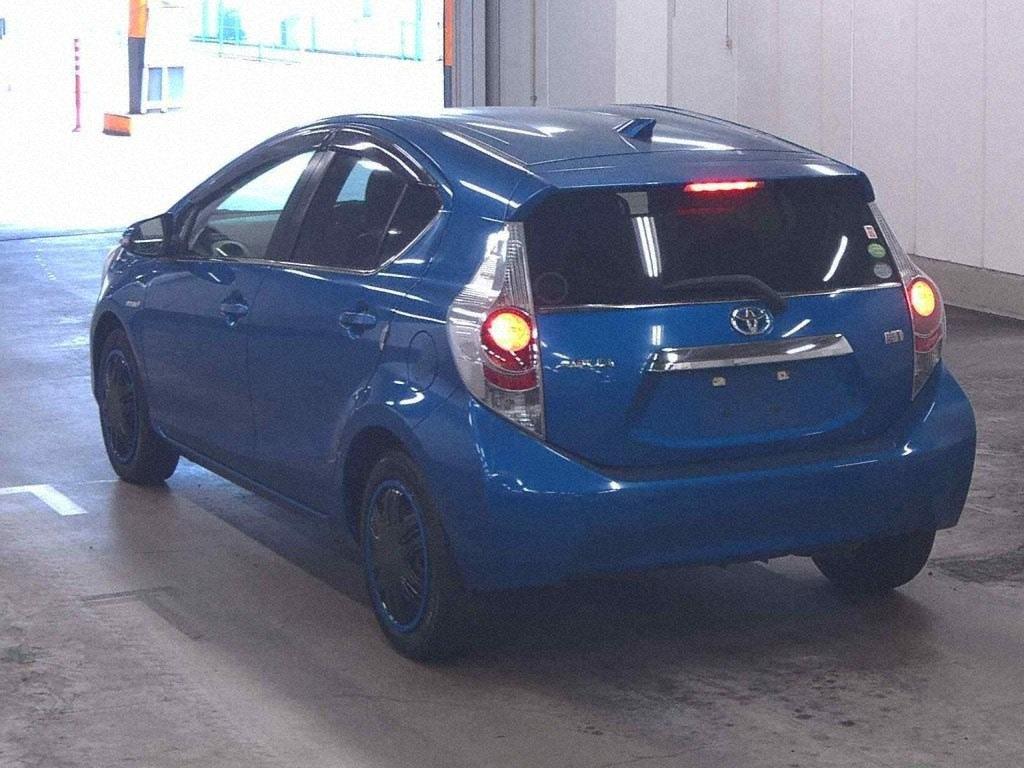 TOYOTA AQUA S SMART ENTRY NAVI READY PACKA Image 4