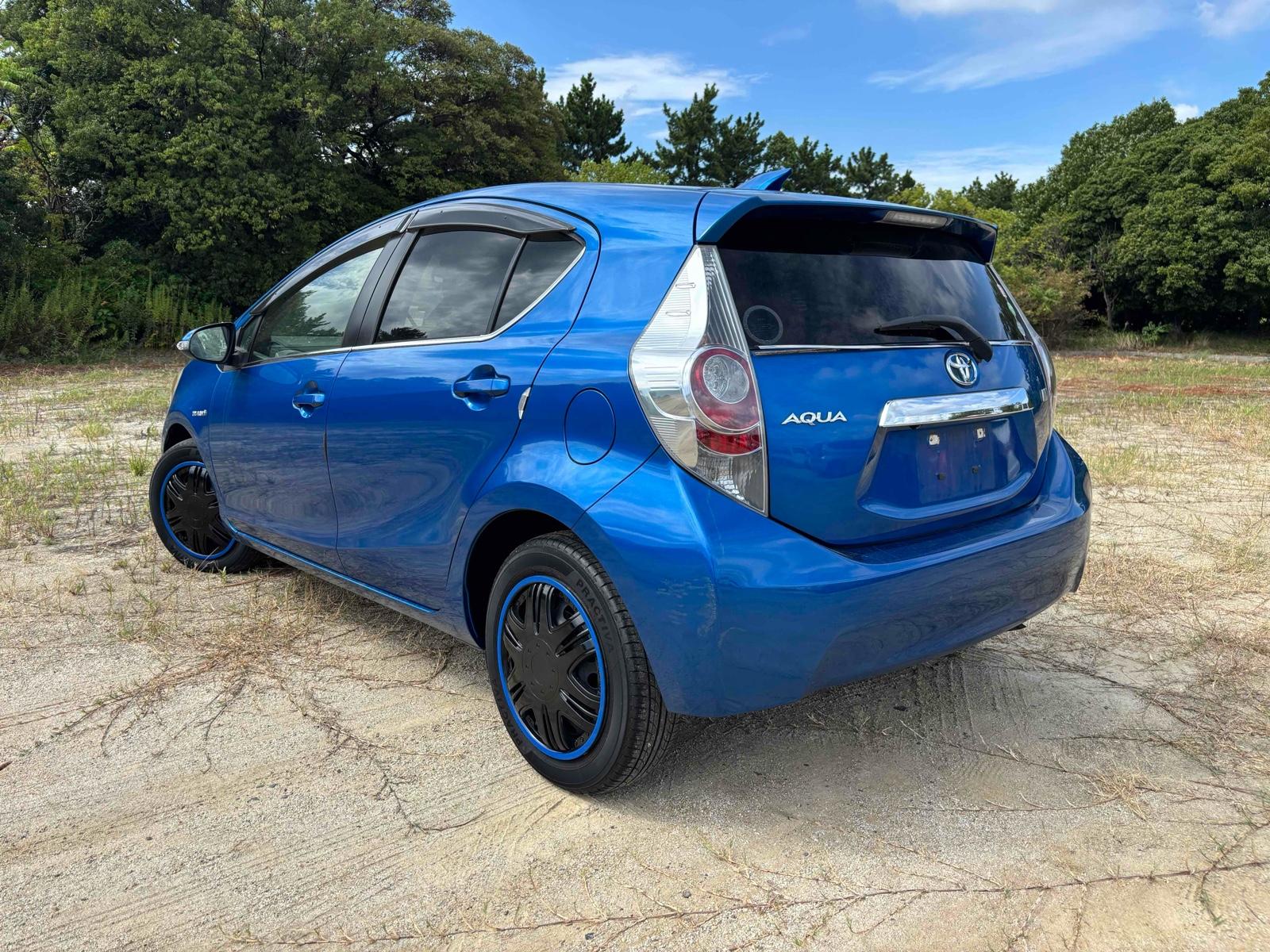 TOYOTA AQUA S SMART ENTRY NAVI READY PACKA Image 2