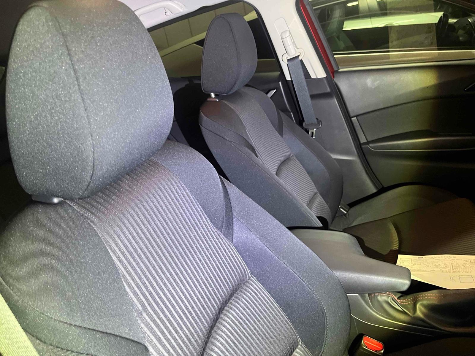 MAZDA AXELA SPORT 15S Image 6