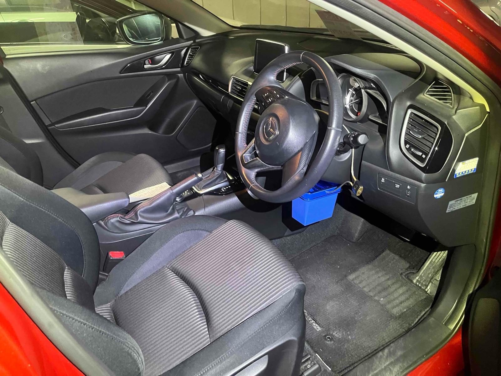 MAZDA AXELA SPORT 15S Image 5