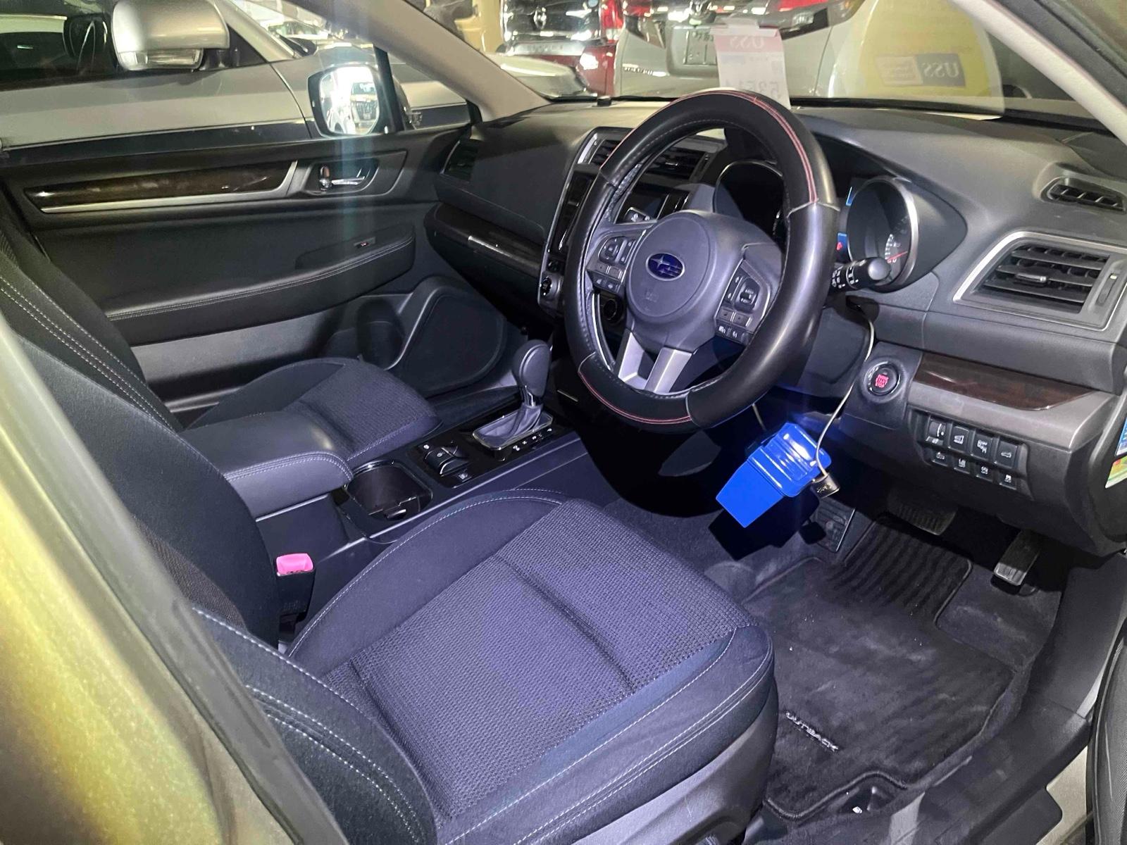 SUBARU OUTBACK 4WD BASE GRADE Image 3