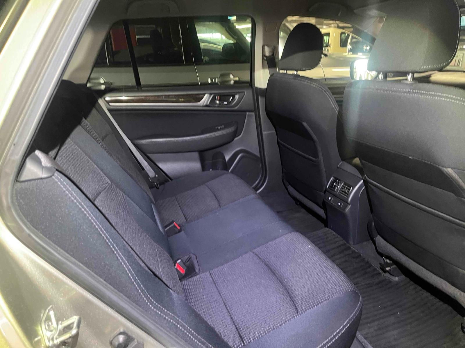 SUBARU OUTBACK 4WD BASE GRADE Image 4