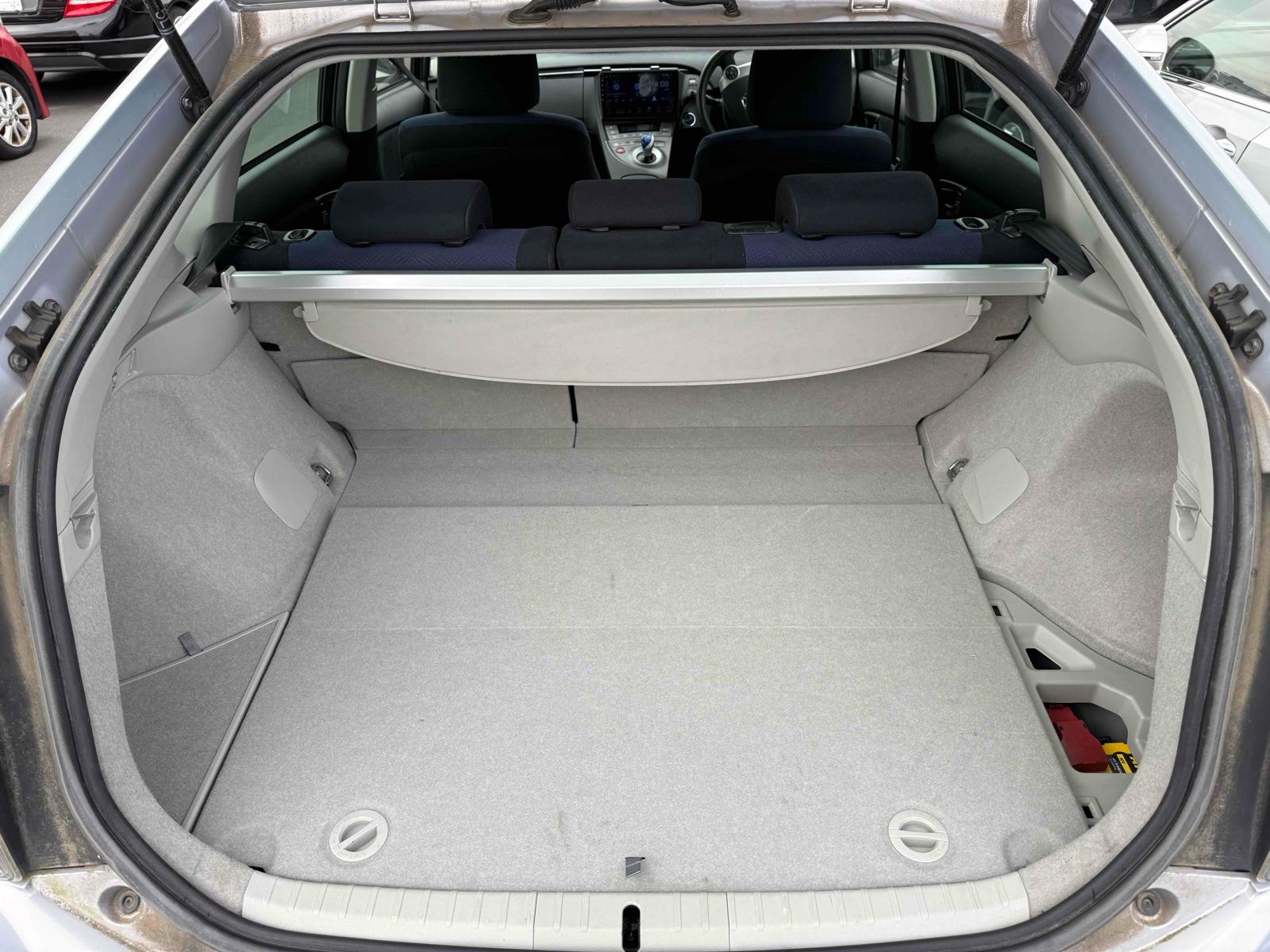 TOYOTA PRIUS S Image 7