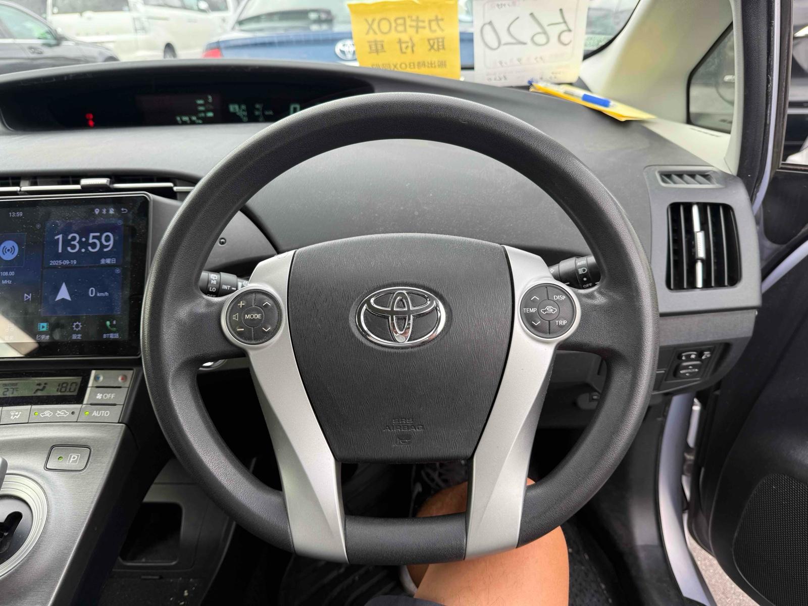 TOYOTA PRIUS S Image 4