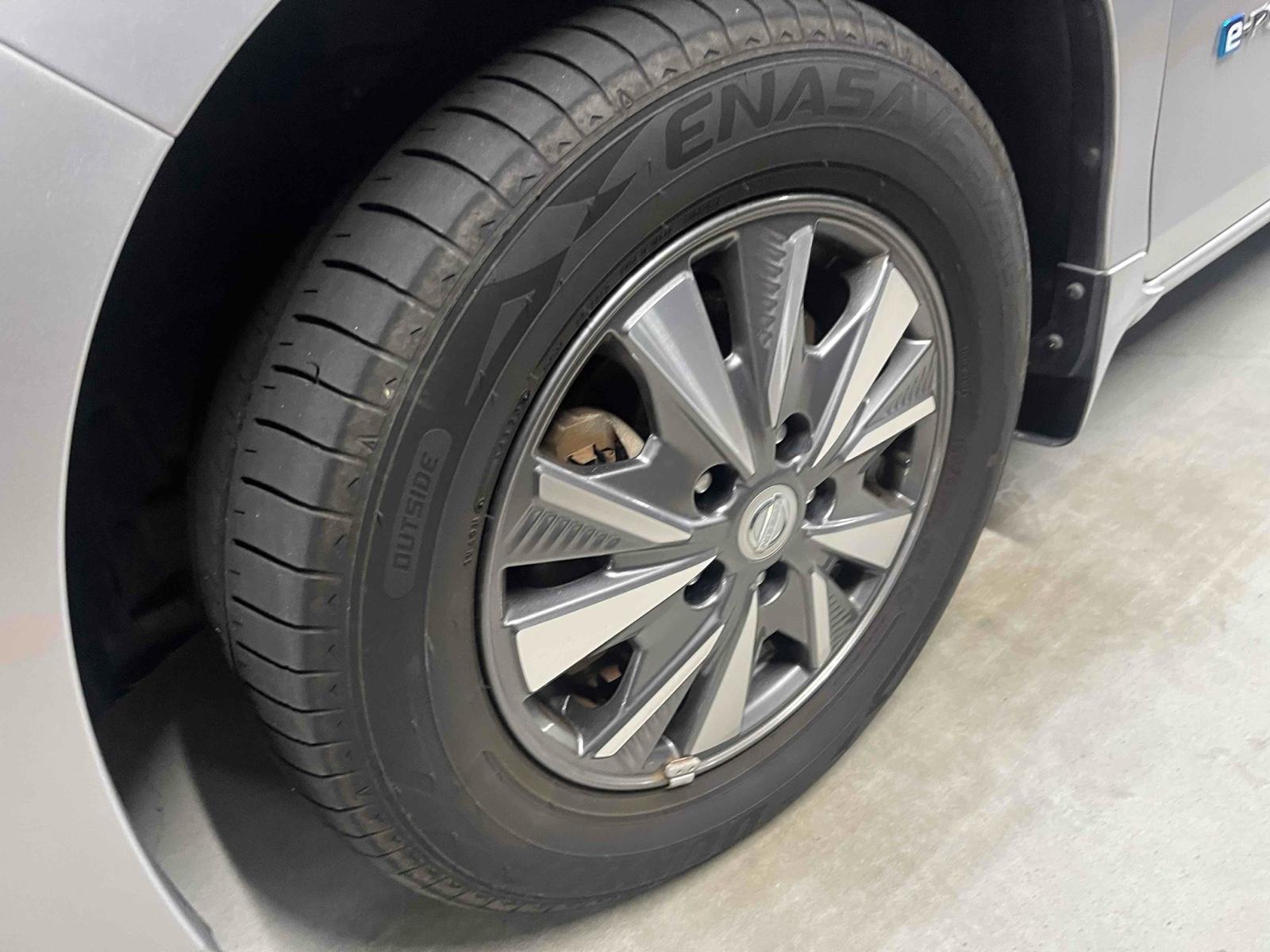 NISSAN SERENA 5D E-POWER XV Image 12