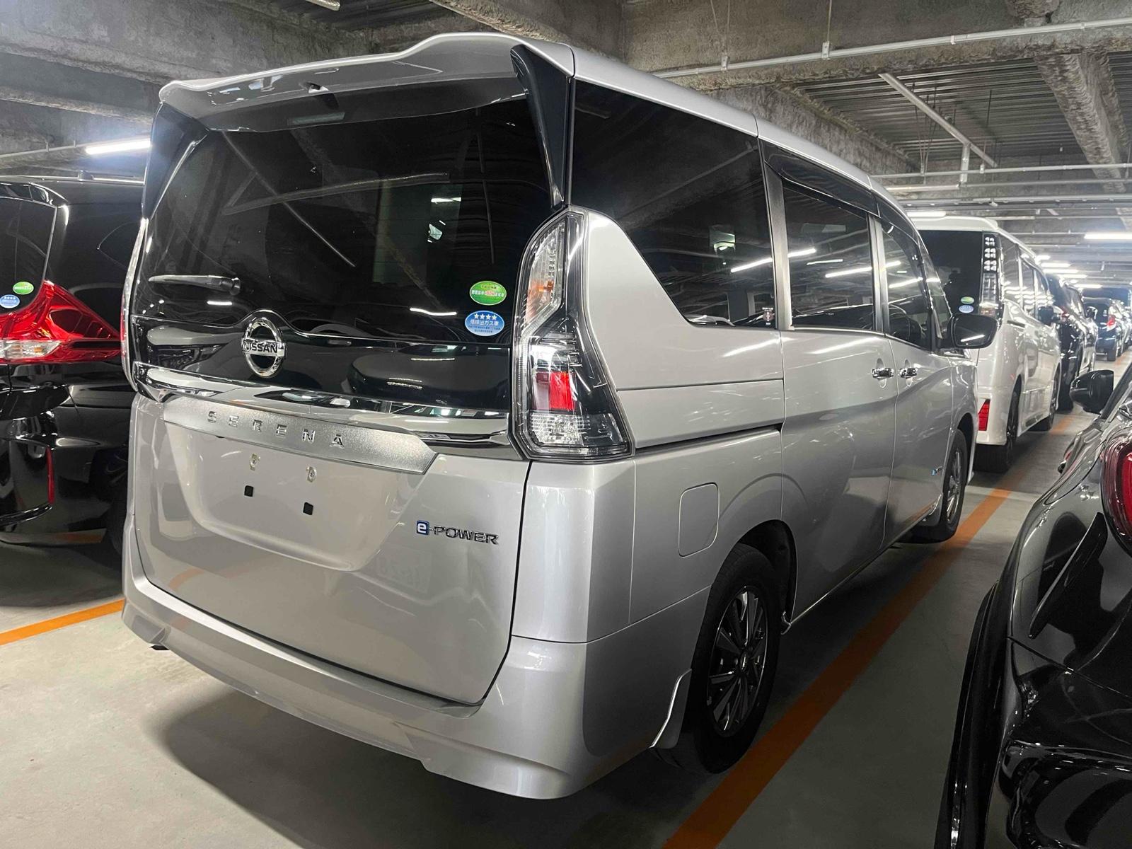 NISSAN SERENA 5D E-POWER XV Image 4
