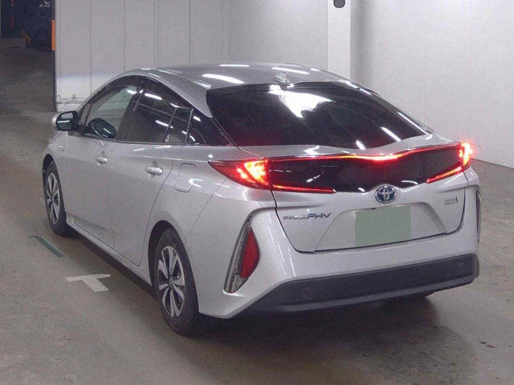 TOYOTA PRIUS PHV S NAVI PACKAGE Image 4